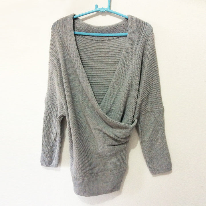 Wrap pullover for women with deep V-neck and relaxed fit Lune London
