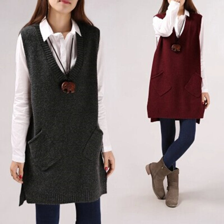 Knitted cardigan for women with V-neck and patch pockets Lune London