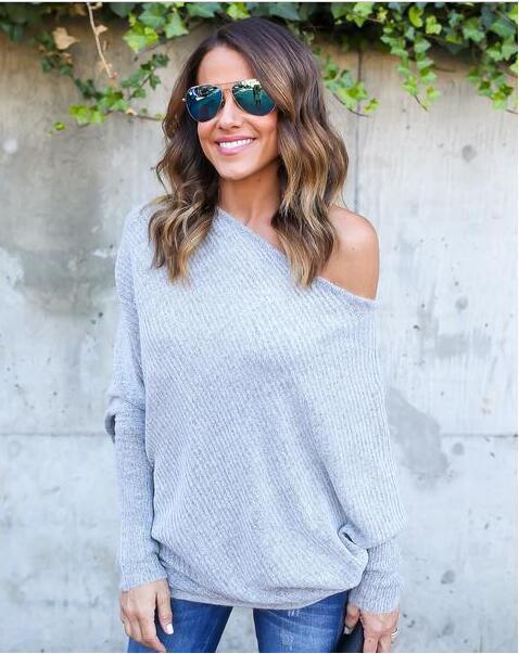 Oversized knit sweater for women with off-the-shoulder neckline and loose fit Chic und Stil