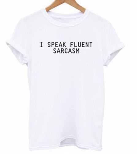 T-shirt pour femmes avec un slogan amusant et une coupe confortable Chic & Stil
