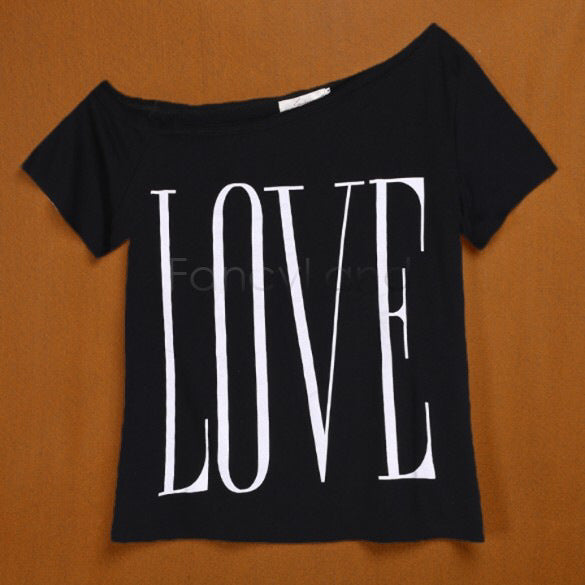 T-shirt femme à épaule dénudée avec grande inscription Chic & Stil