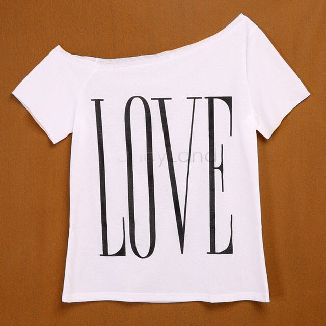 T-shirt femme à épaule dénudée avec grande inscription Chic & Stil