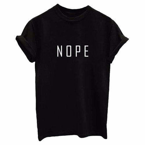 T-shirt pour femmes avec un lettrage moderne accrocheur Chic & Stil
