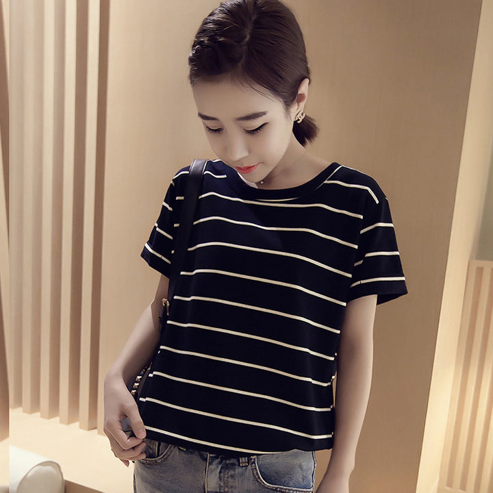 Women's striped T-shirt with short sleeves and a casual fit Lune London