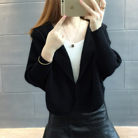 Cardigan féminin élégant et léger avec capuche Chic & Stil