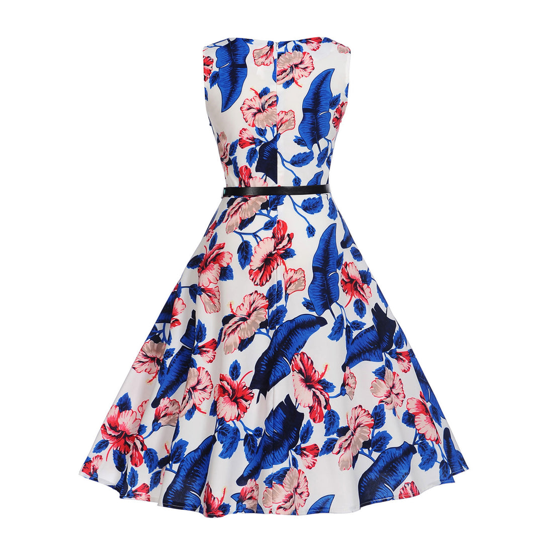 Robe swing pour femmes avec des motifs floraux et une ceinture élastique à la taille Chic & Stil