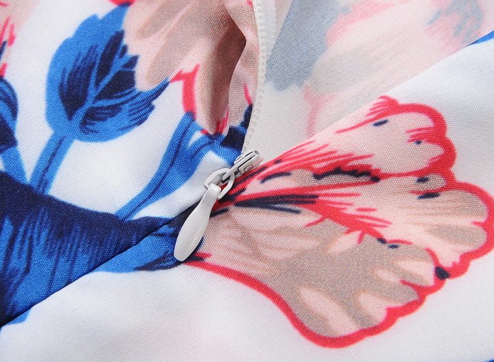 Robe swing pour femmes avec des motifs floraux et une ceinture élastique à la taille Chic & Stil