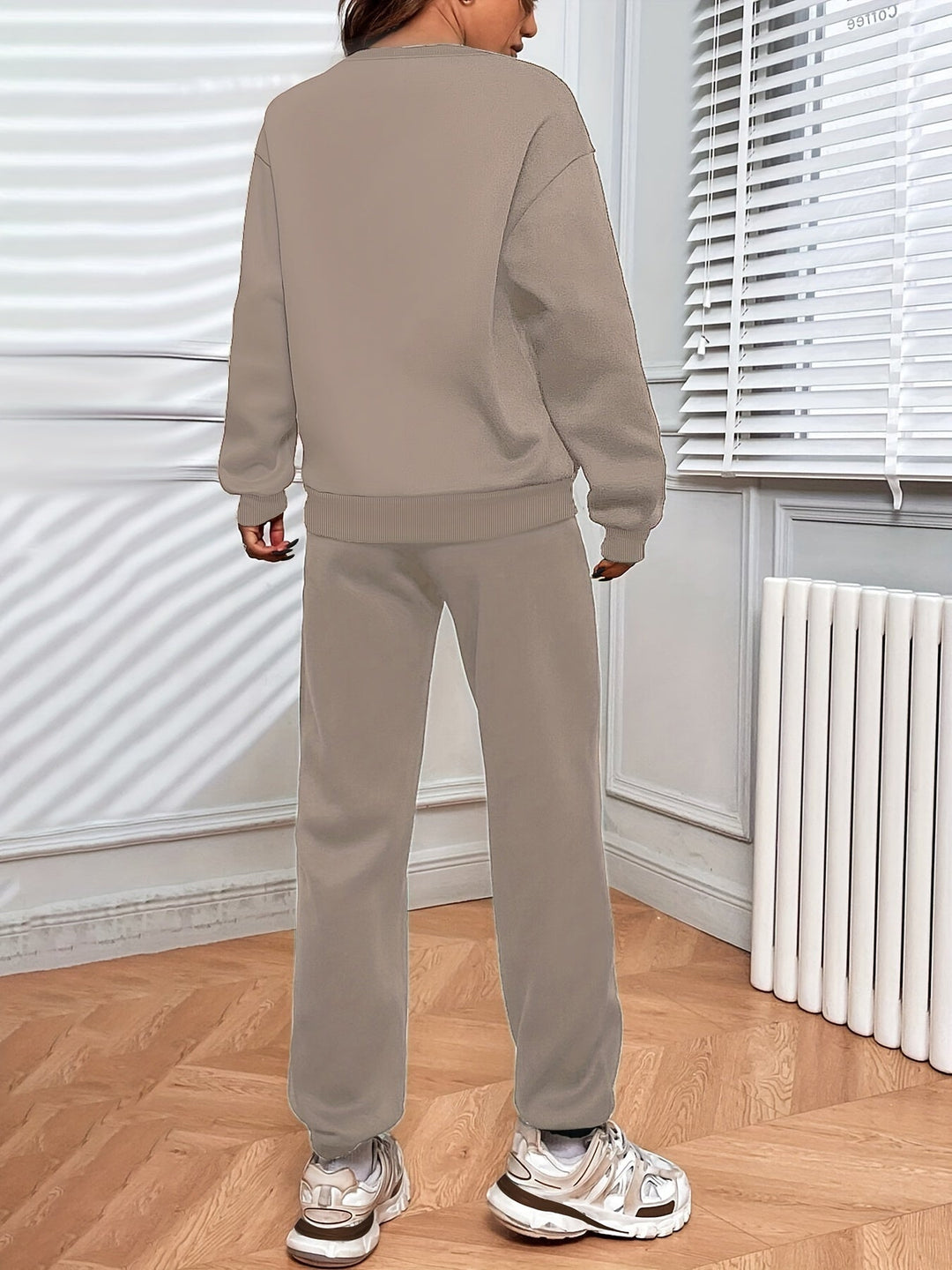 Lune London | Jogging Set - Oversized Sweatshirt & High-Waisted Jogger - Soft & Comfortable