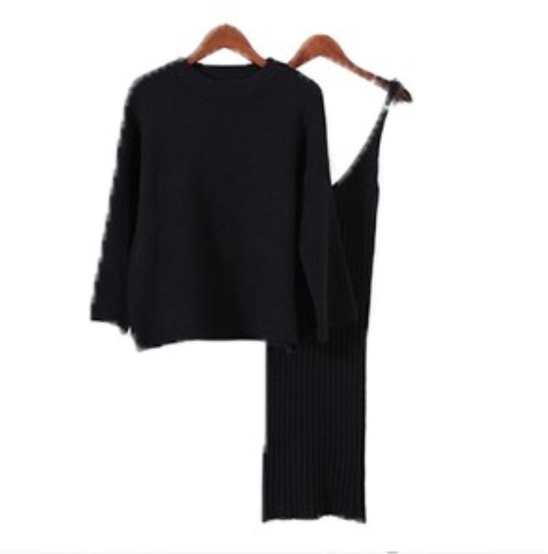 Women’s fashionable knitted set with a comfortable oversized sweater and a chic fitted dress.