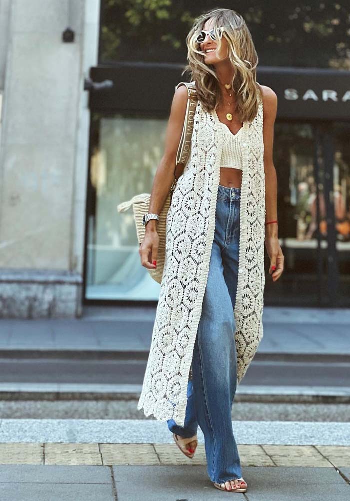 Chic und Stil | Sleeveless Vintage Cardigan with Hollowed Lace and V-Neck