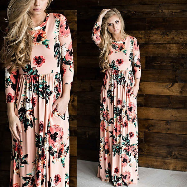 Robe maxi femme avec des motifs floraux et une jupe longue et fluide Chic & Stil