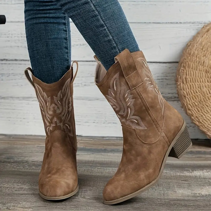 Lune London | Vintage Western Cowboy Boots with V-Cut Embroidery and Block Heel