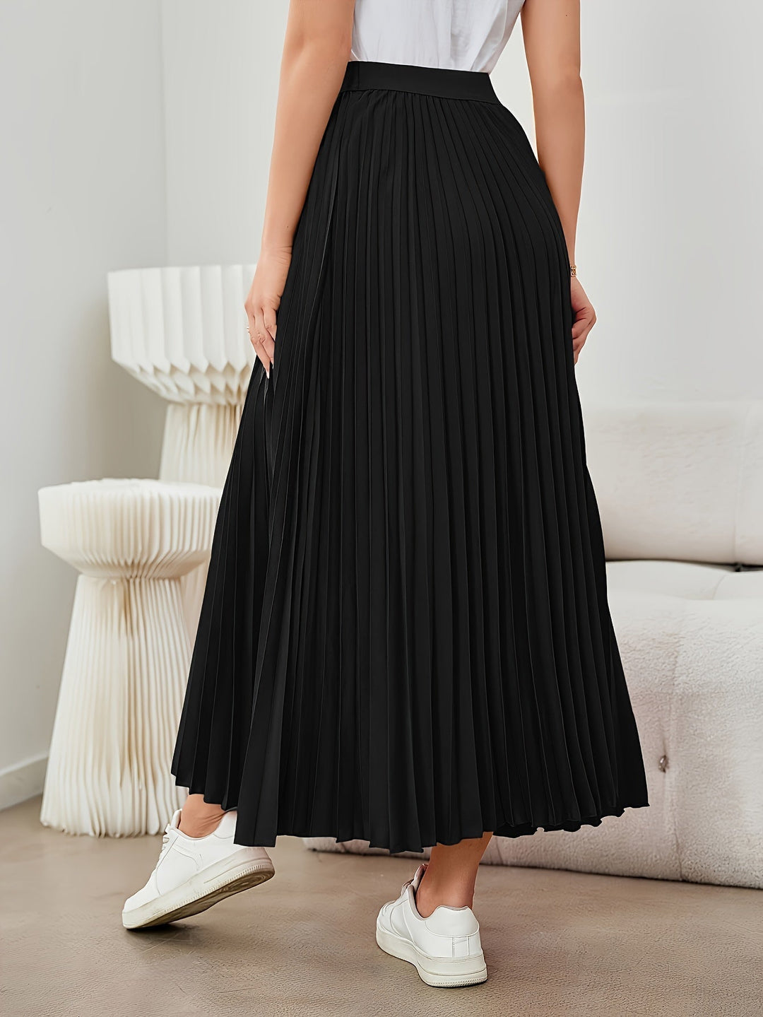 Lune London | Solid Color Pleated Midi Skirt with Elastic Waistband