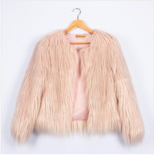 Faux fur jacket for women with a voluminous cut and an elegant collar Lune London