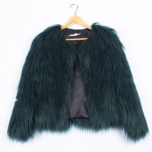 Faux fur jacket for women with a voluminous cut and an elegant collar Lune London
