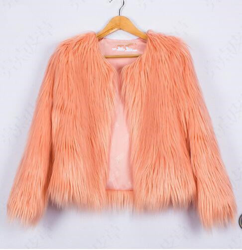 Faux fur jacket for women with a voluminous cut and an elegant collar Lune London