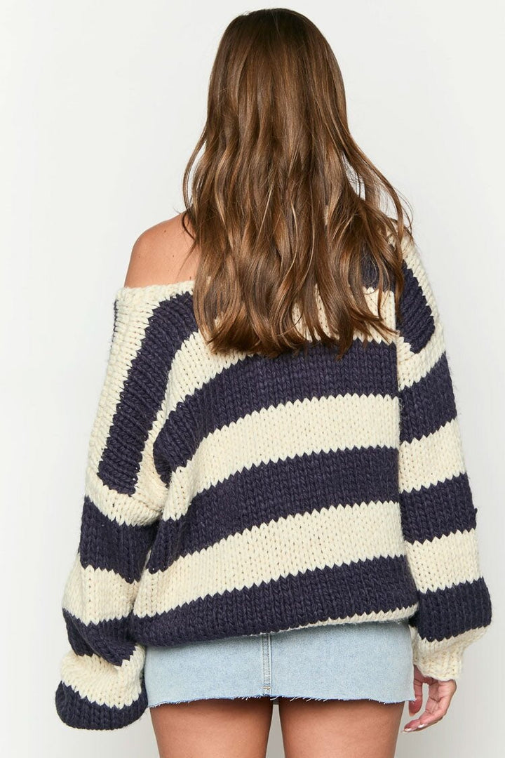Chic und Stil | Cozy off-the-shoulder striped knit sweater for autumn layers