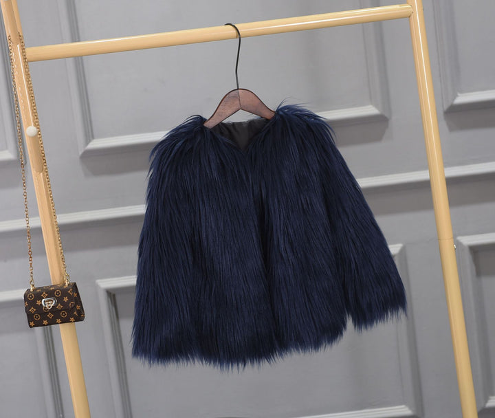 Ladies Luxurious Faux Fur Jacket with Voluminous Collar Lune London