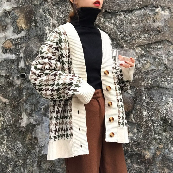 Women's knitted jacket with a modern design in houndstooth Lune London