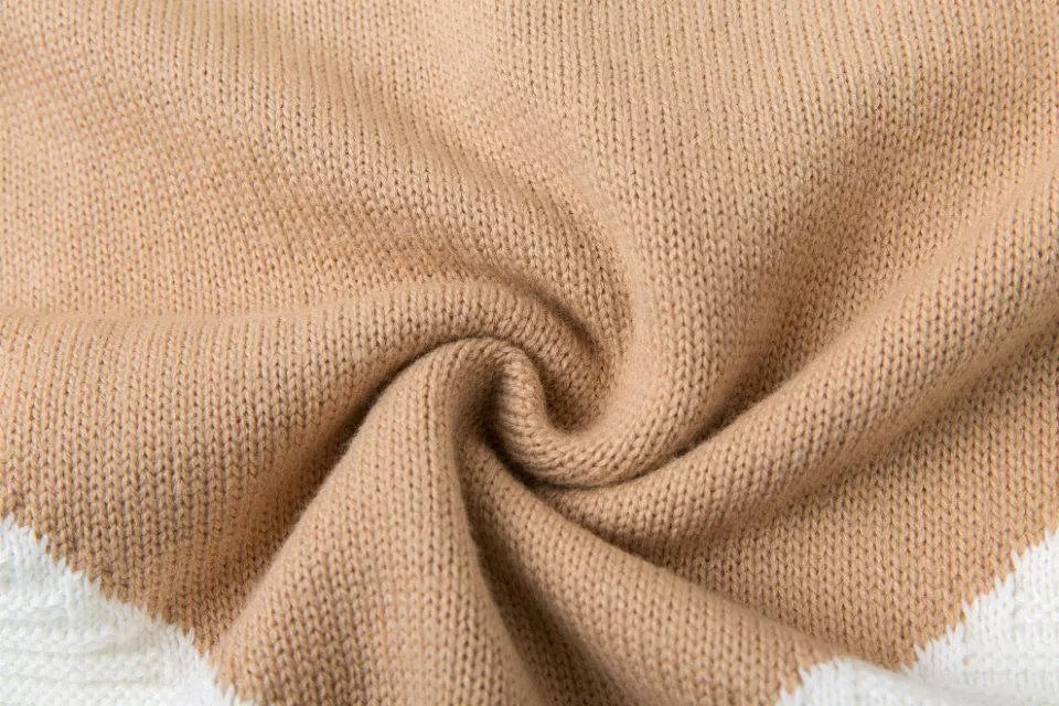 Trendy women's knitted sweater with elegant color block design and casual fit Lune London