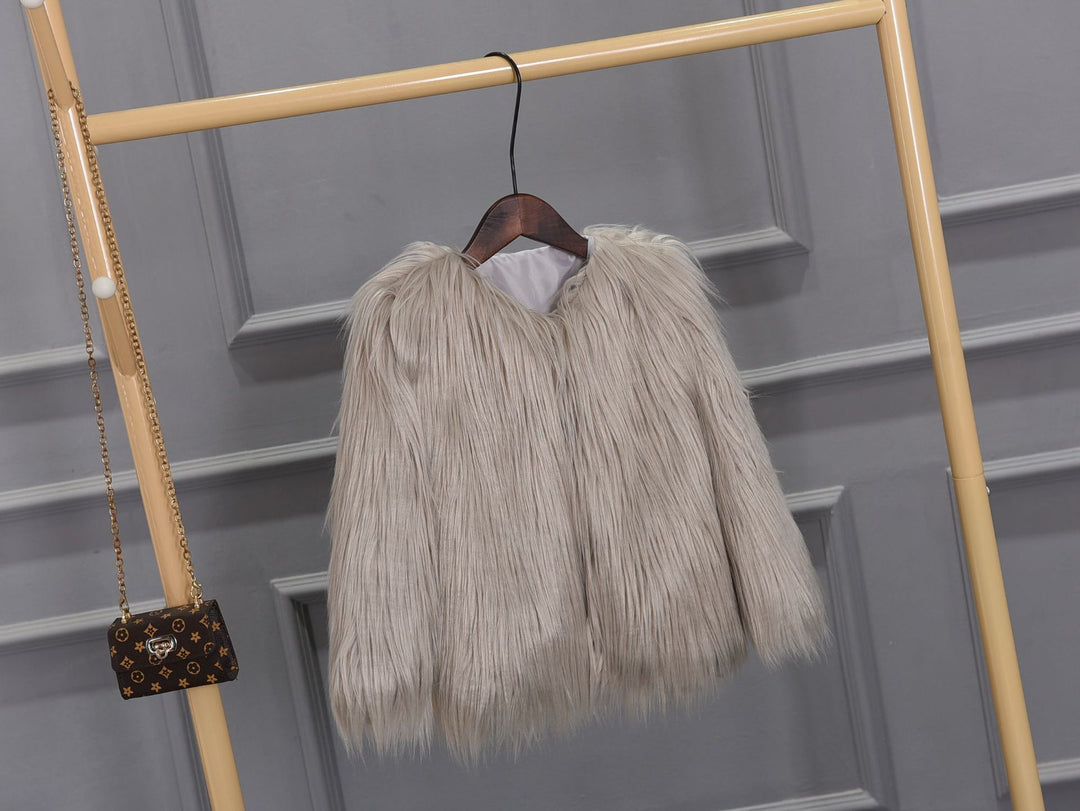 Women's voluminous faux fur jacket Lune London