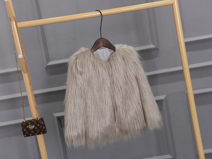 Women's voluminous faux fur jacket Lune London