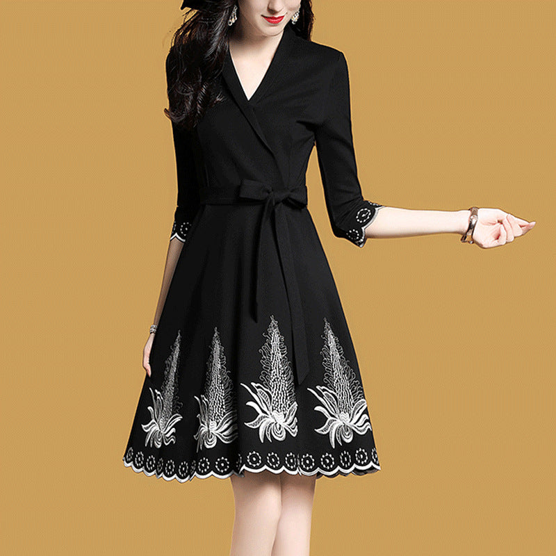 Elegant A-line dress embroidered Lune London ladies