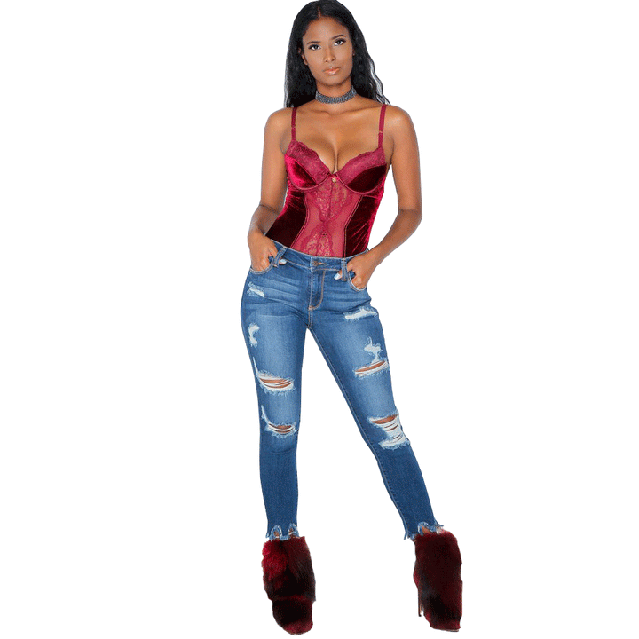 Jeans skinny pour femmes dans un style détruit à la mode avec des ourlets effilochés Lune London