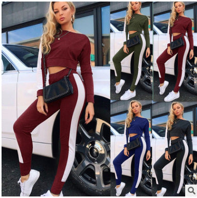 Ensemble de loisirs sporty pour femmes avec crop top et pantalons ajustés Chic & Stil