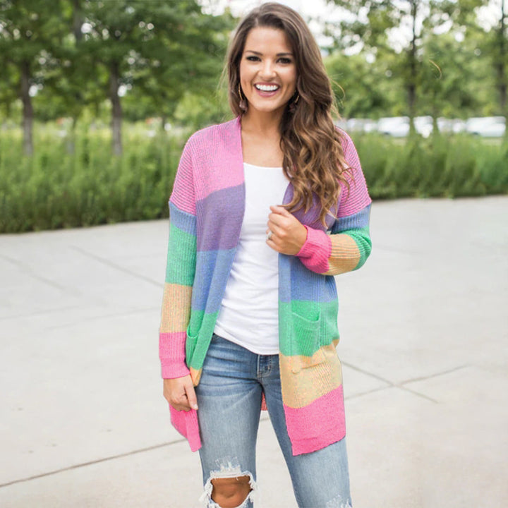 Cardigan pour femmes avec motif de blocs colorés et poches pratiques Chic & Stil
