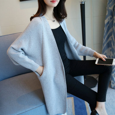 Cardigan long décontracté pour femmes avec ouverture à l'avant et motif de tricot fin Chic & Stil