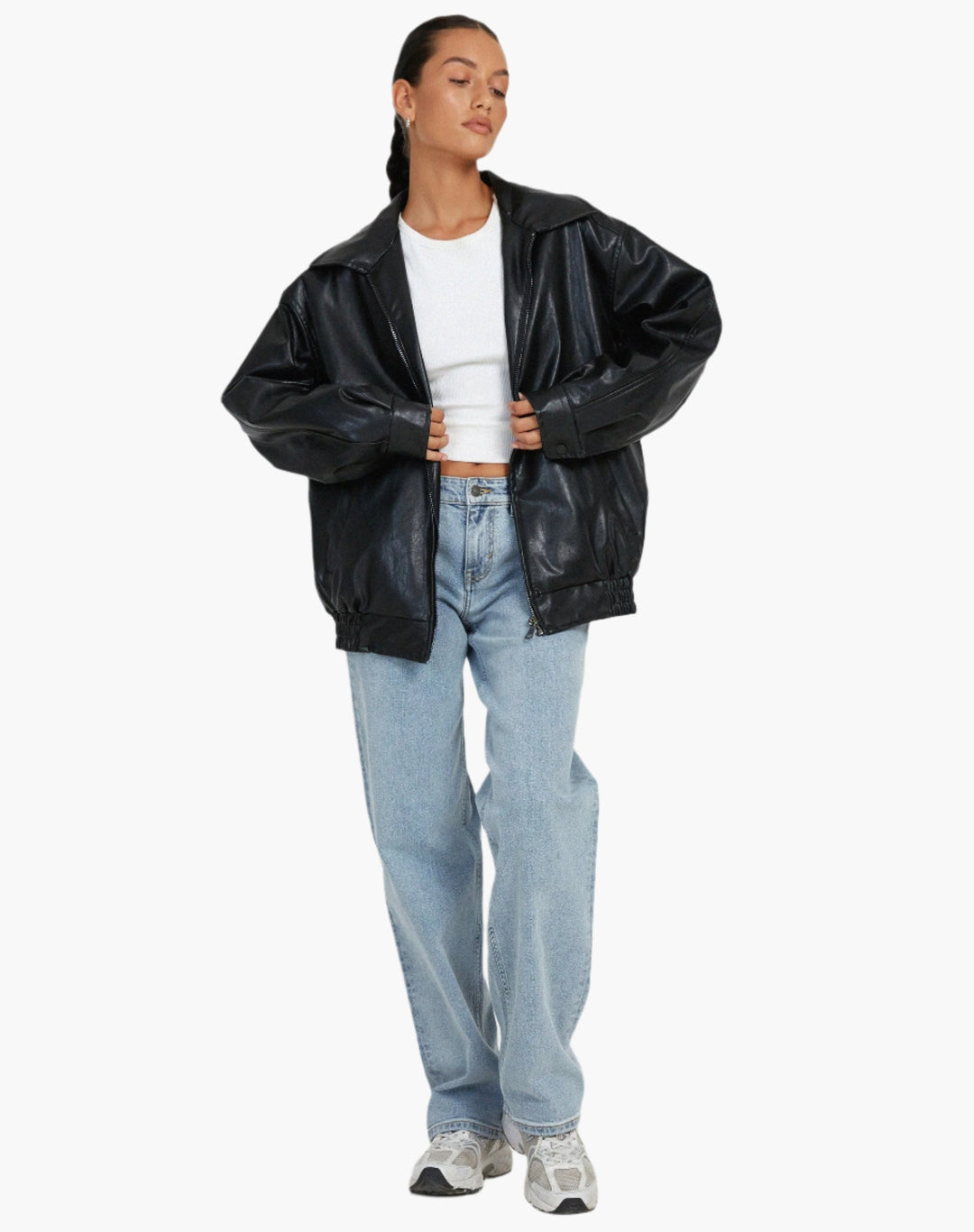 Lune London | Oversized faux leather jacket - Trendy street style look for leisure and everyday wear