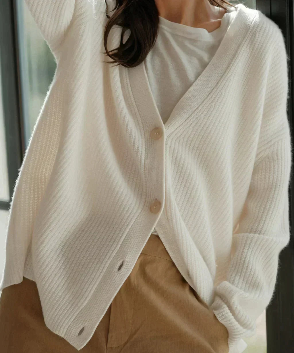 Lune London | Cashmere cardigan - An timeless style meets elegant comfort
