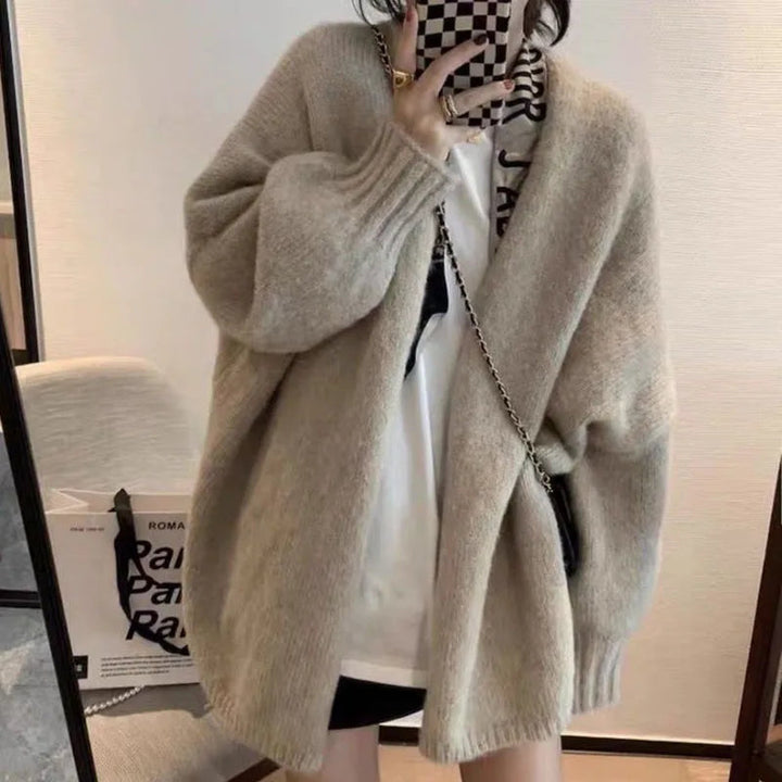 Lune London | Cozy oversized knit cardigan with button closure