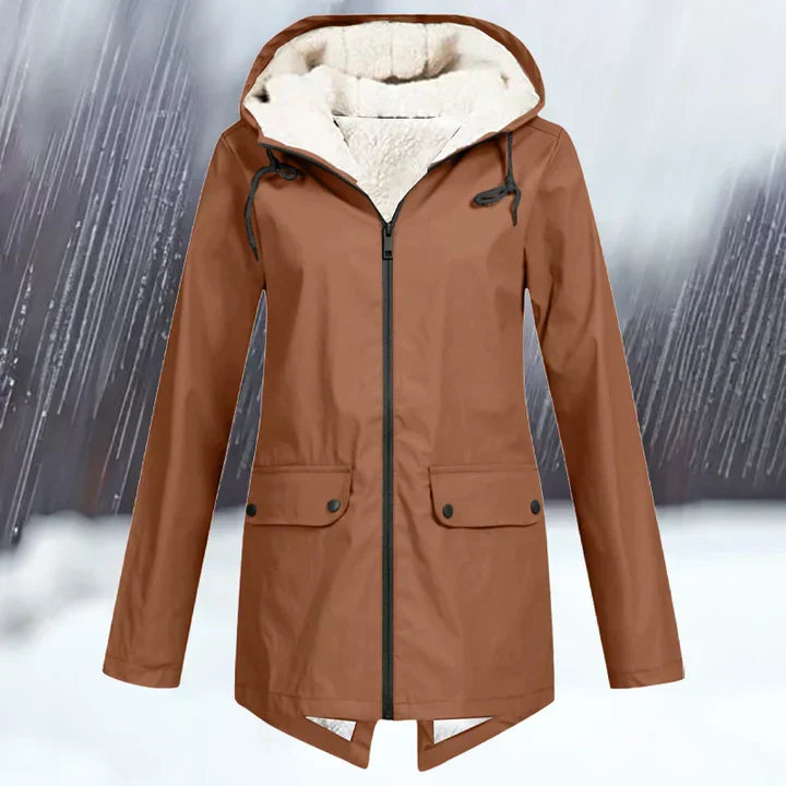 Lune London | a waterproof jacket with hood and reinforcement