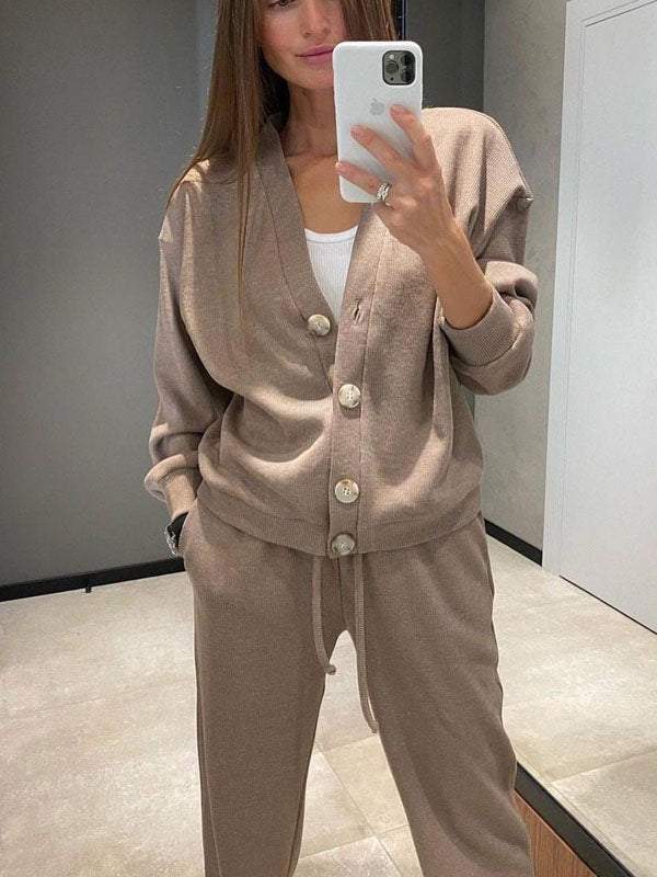 Lune London | Casual V-Neck Sweater and Pants Set