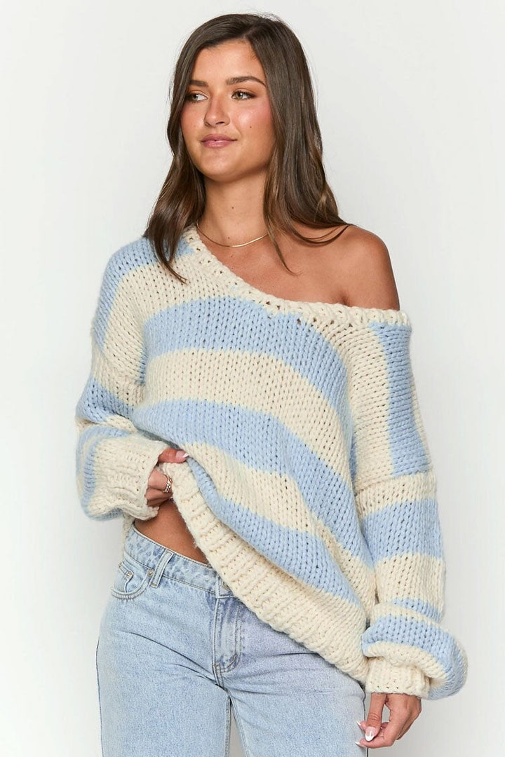 Chic und Stil | Cozy off-the-shoulder striped knit sweater for autumn layers