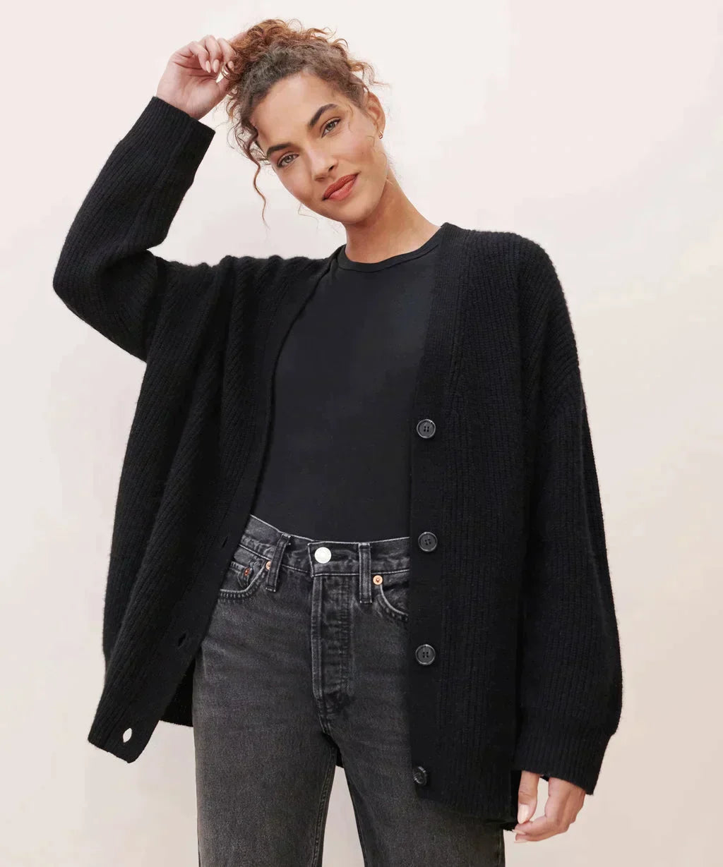 Lune London | Cashmere cardigan - An timeless style meets elegant comfort