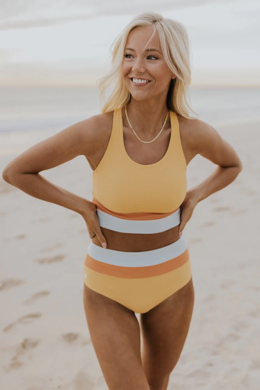 Chic und Stil | Black Colorblock Cut Back Bikini Set