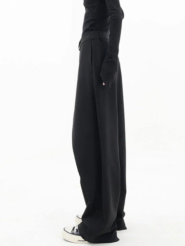 Lune London | Loose trousers for casual elegance and daily comfort