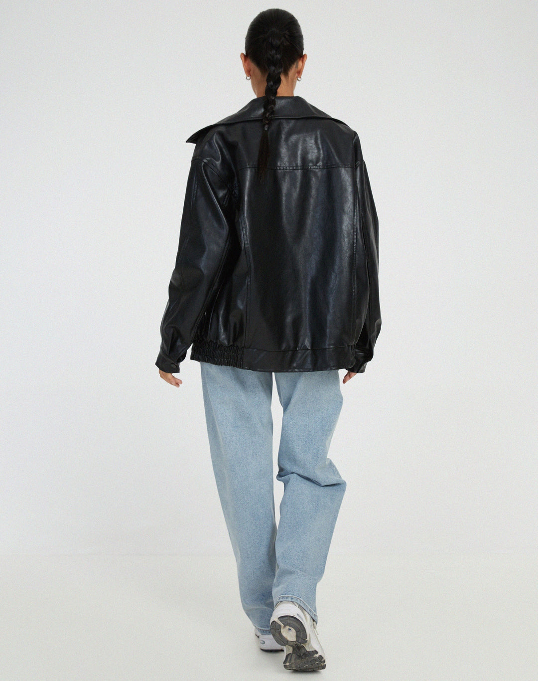 Lune London | Oversized faux leather jacket - Trendy street style look for leisure and everyday wear