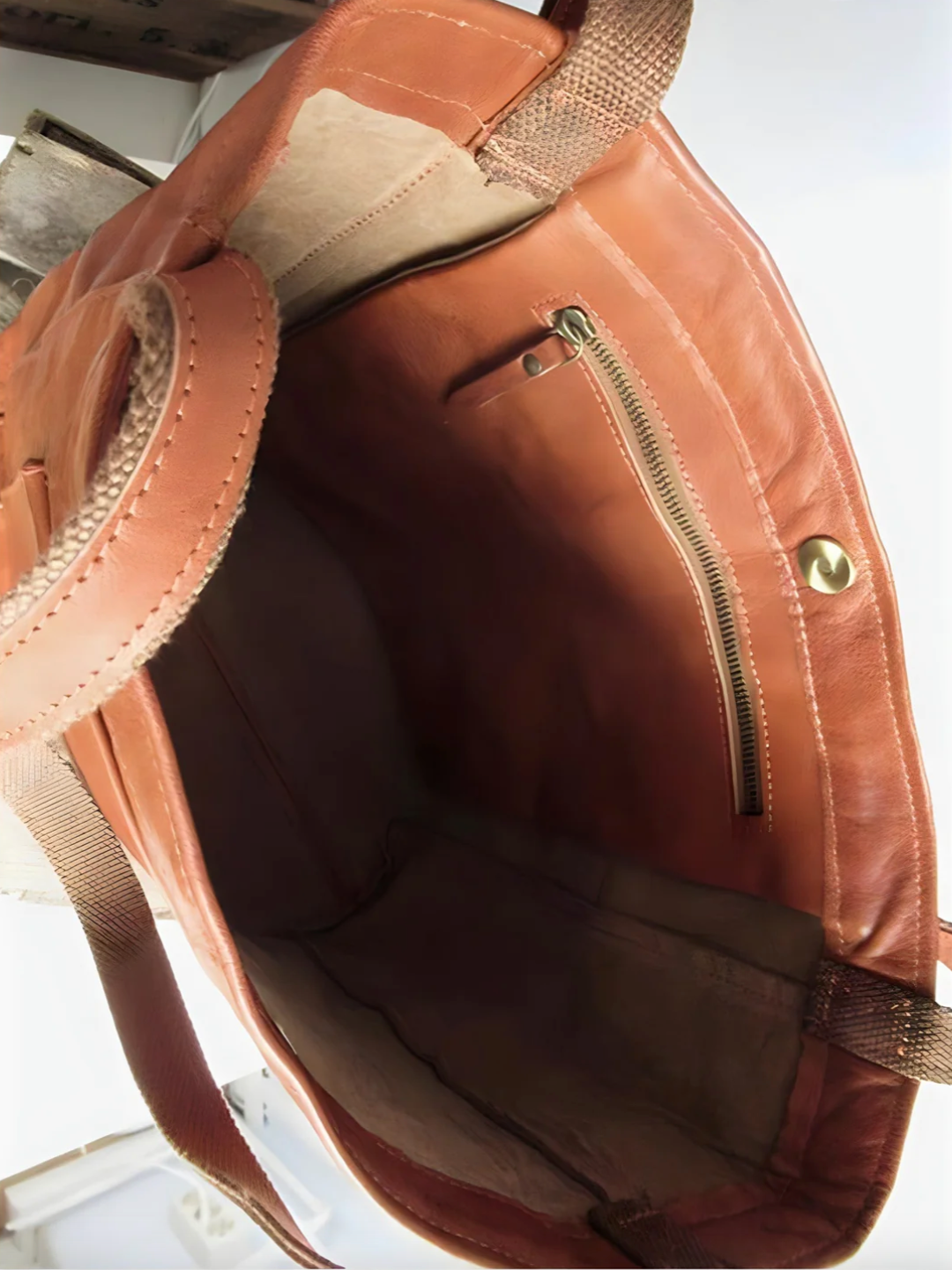 Lune London | Handcrafted Stylish Leather Bag - Luxury and Functionality