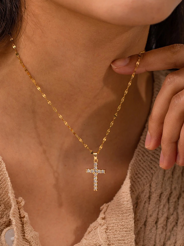 Lune London | Cross Necklace Gold Made Of Stainless Steel with Beautiful Pendant