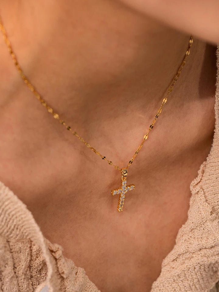Lune London | Cross Necklace Gold Made Of Stainless Steel with Beautiful Pendant