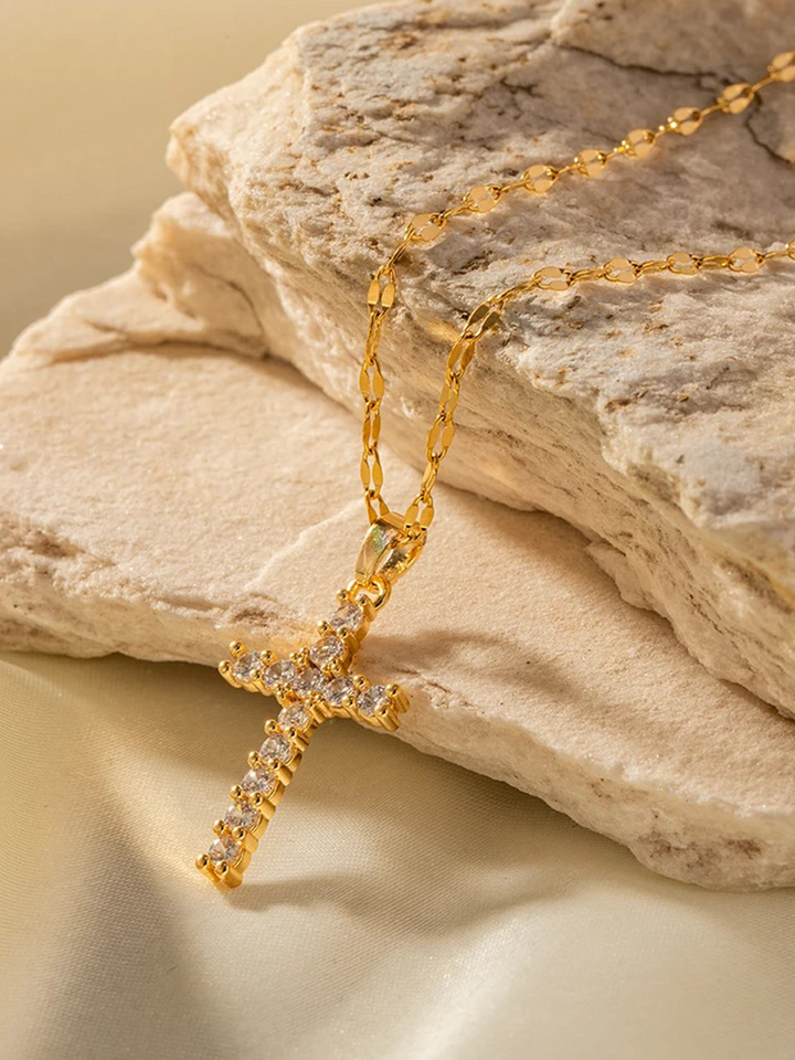 Lune London | Cross Necklace Gold Made Of Stainless Steel with Beautiful Pendant