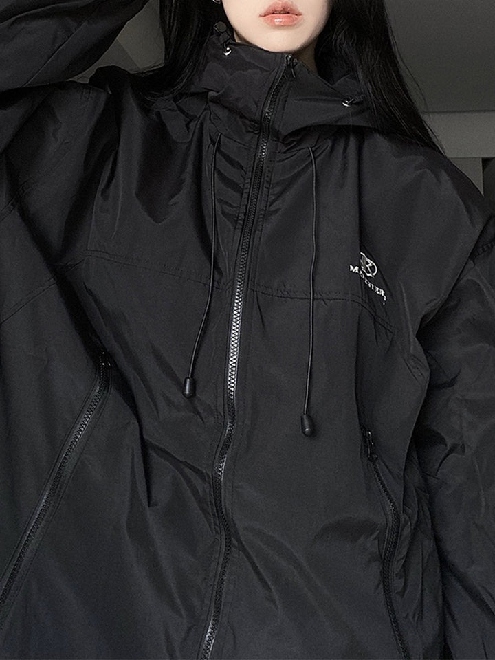 Chic und Stil | Retro black waterproof outdoor jacket with hood