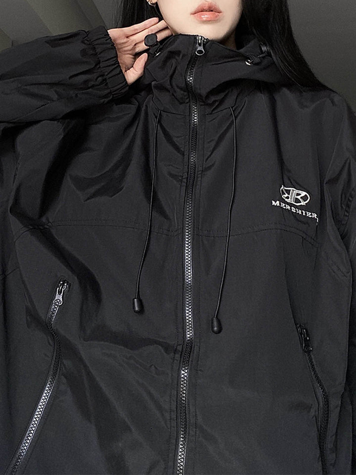 Chic und Stil | Retro black waterproof outdoor jacket with hood