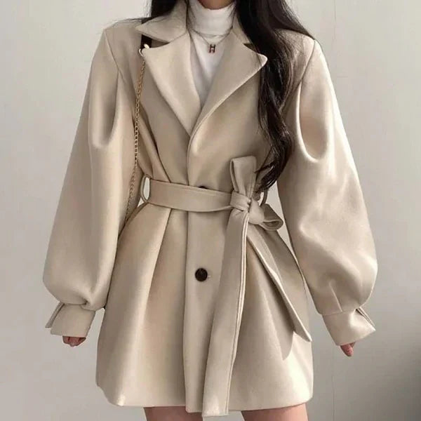Lune London | More elegant, figure-hugging women's coat