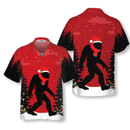 Lune London | Chemise hawaïenne Bigfoot de Noël dans les bois, T-shirt Bigfoot de Noël amusant pour hommes