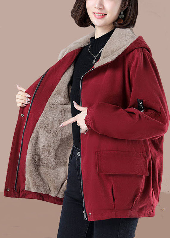 Chic und Stil | Oversized red hooded jacket with zipped fluffy wool lining winter